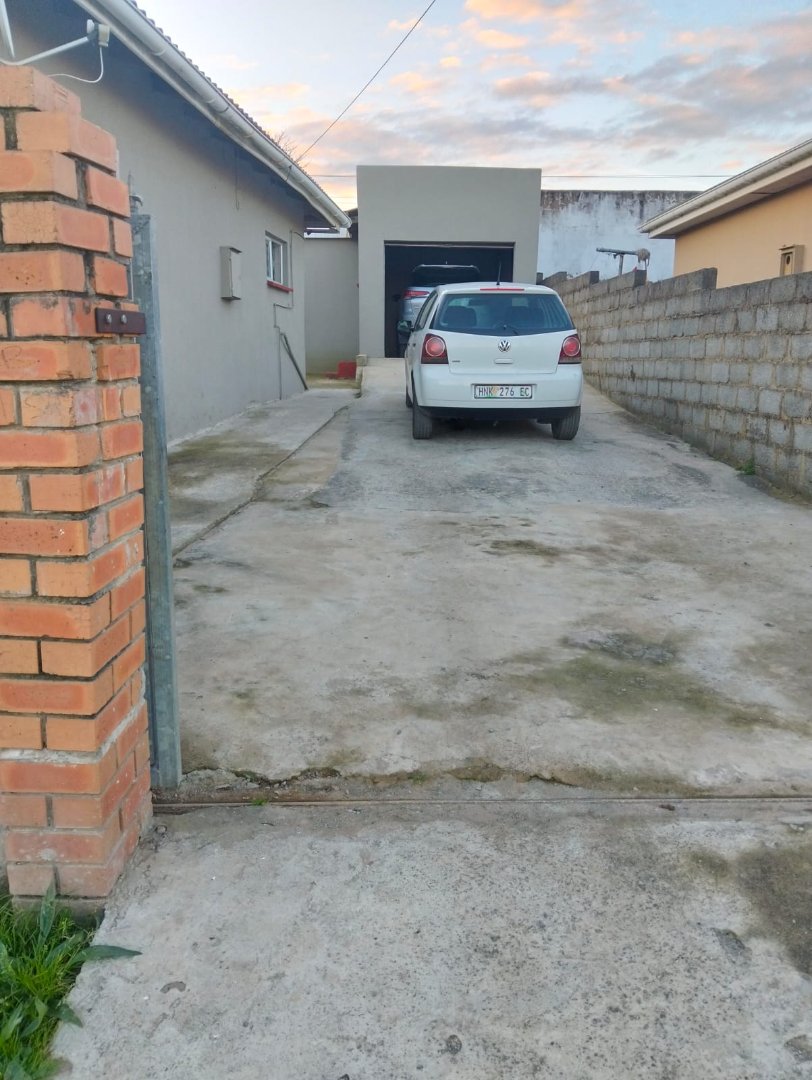 5 Bedroom Property for Sale in Mdantsane Eastern Cape